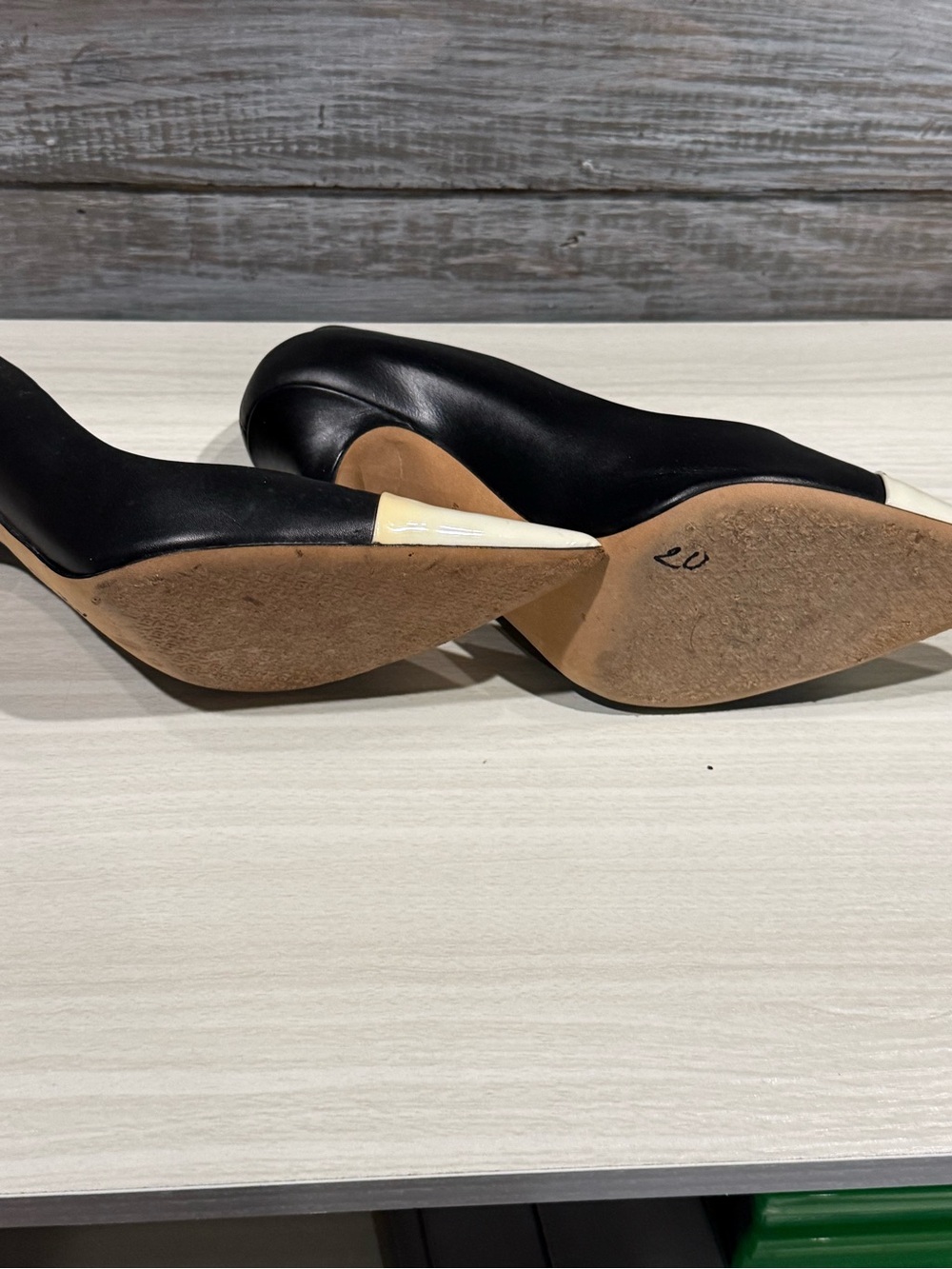 Tory Burch Black and Cream Pointed Toe Leather Pumps - Picture 6 of 8